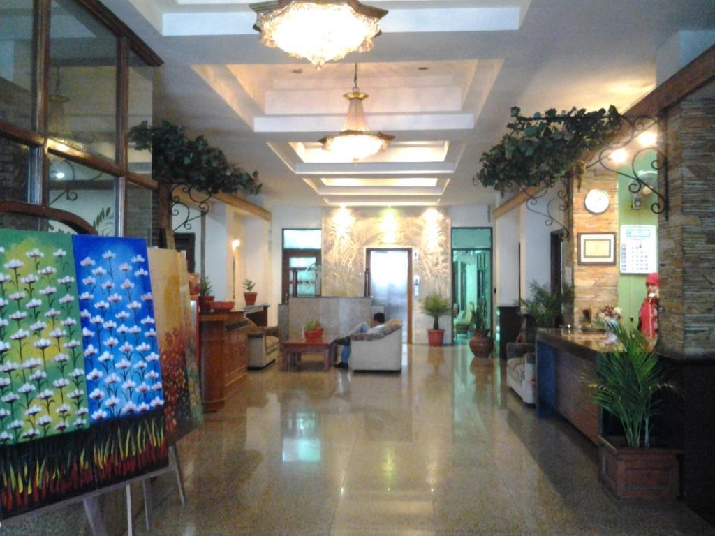 Hotel Mesir Surabaja Zewnętrze zdjęcie